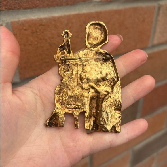 Rare Unique Extra Large Gold-Tone Man Playing Cello Brooch - Picture 4 of 6